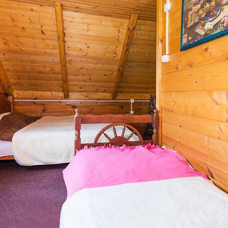 Lovcen Mountain Cottages Njegusi Oda fotoğraf
