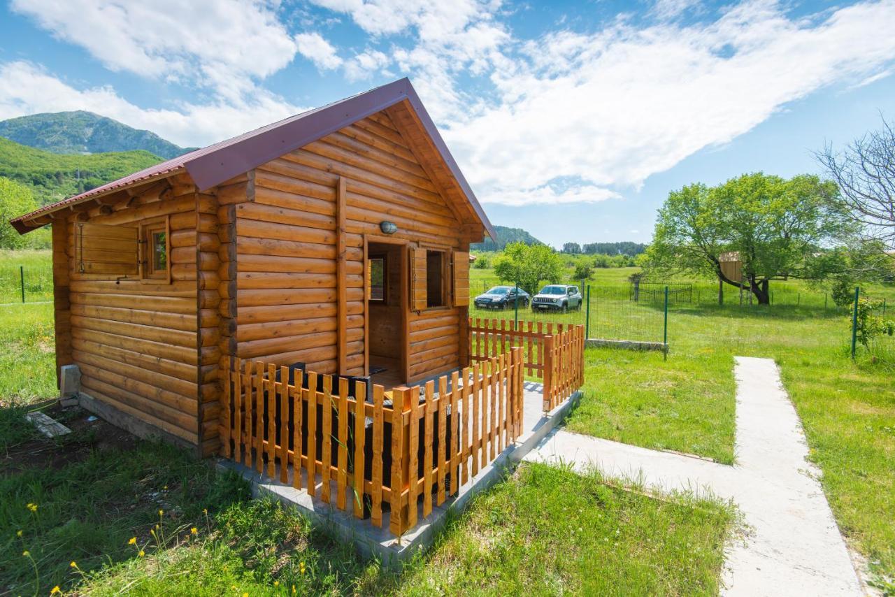 Lovcen Mountain Cottages Njegusi Dış mekan fotoğraf